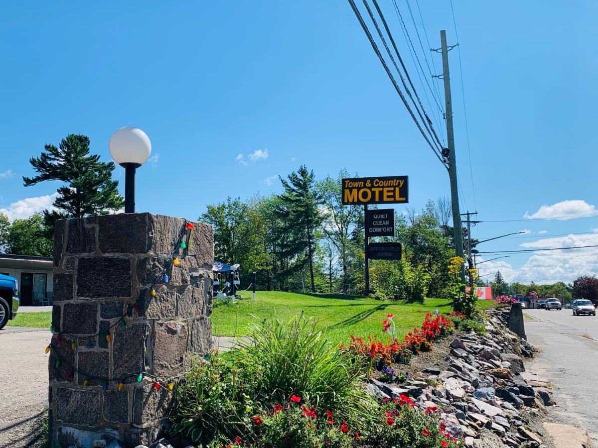 Town & Country Motel Parry Sound Esterno foto